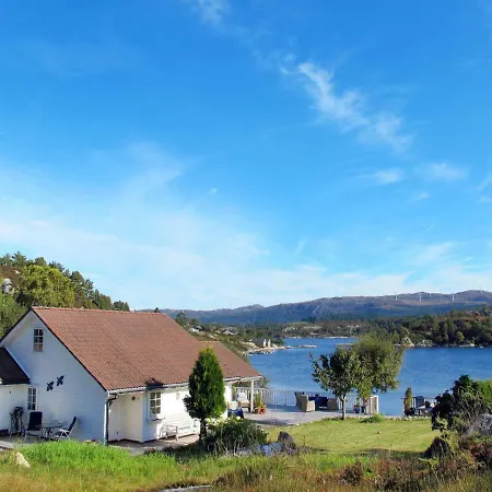 Holiday home Holiday Havbris Fitjar
